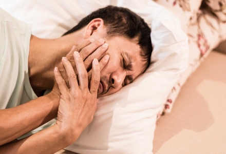 כאבים בחניכיים | פרופסור מכטיי